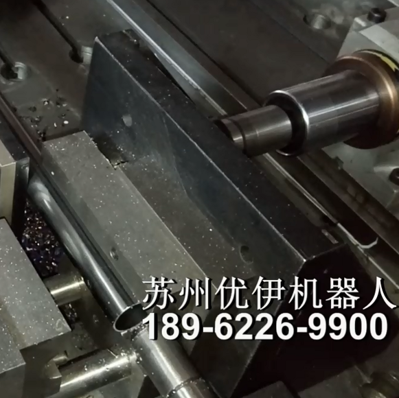 Video of straight pipe automatic punching and drilling production workstation